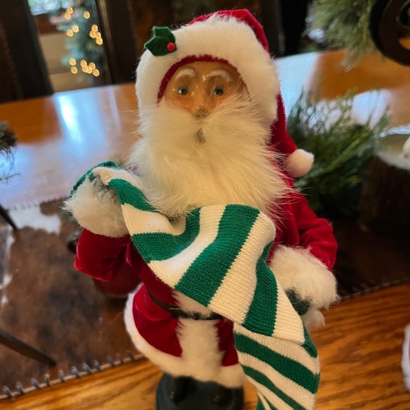 Santa with Stocking, Mrs Claus and Puppy with Skate - Picture 4 of 9